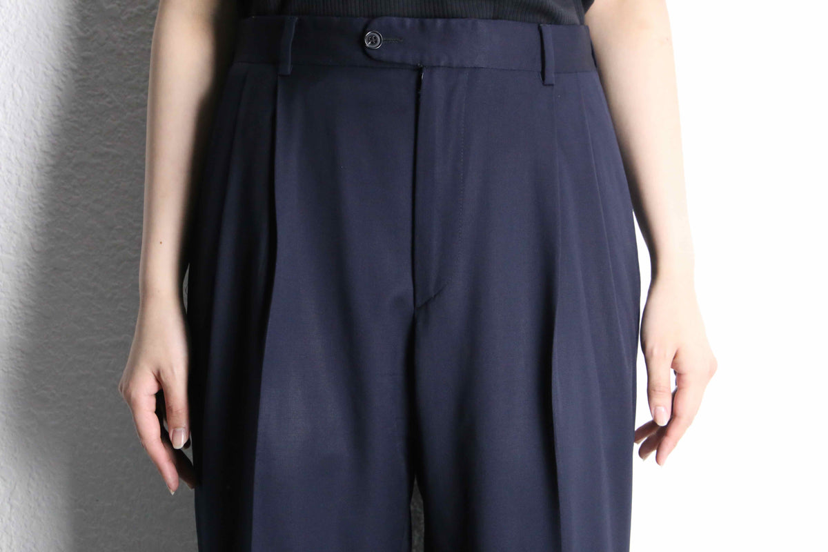 Zanella” gloss navy 2tuck tapered slacks