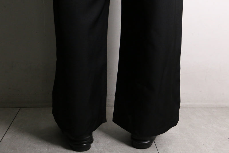 black color 2tuck wide slacks