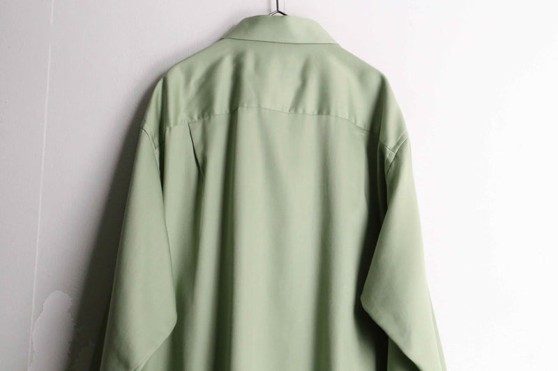 "GEOFFREY BEENE" pistacchio color dress shirt