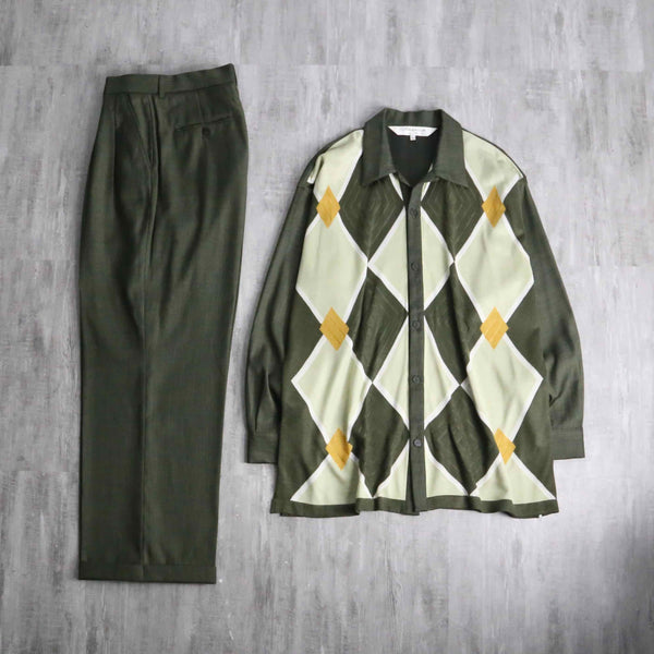 khaki knit switching argyle motif set up