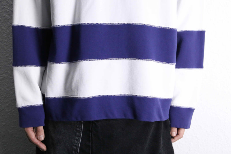 navy×white border mock neck sweat
