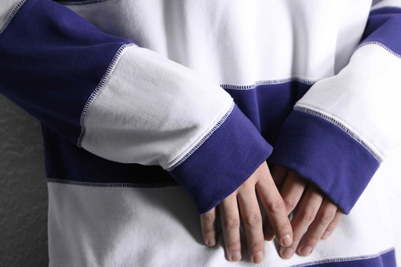 navy×white border mock neck sweat