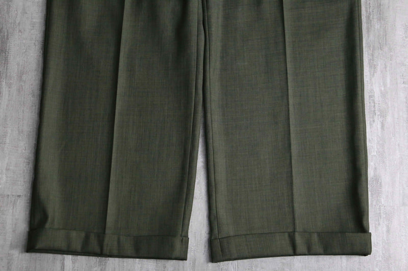 khaki knit switching argyle motif set up