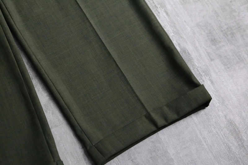 khaki knit switching argyle motif set up