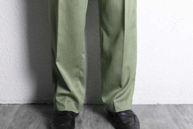 pistàcchio color fade stripe tuck slacks
