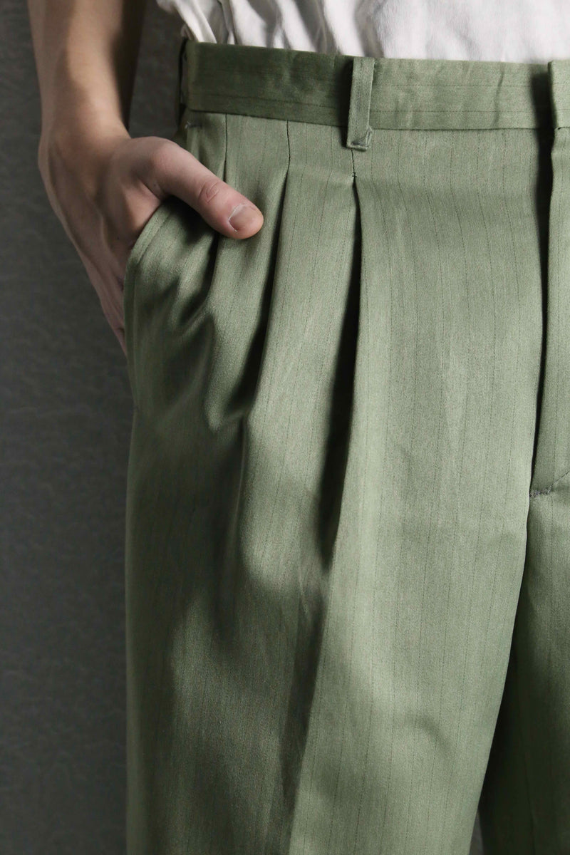 pistàcchio color fade stripe tuck slacks