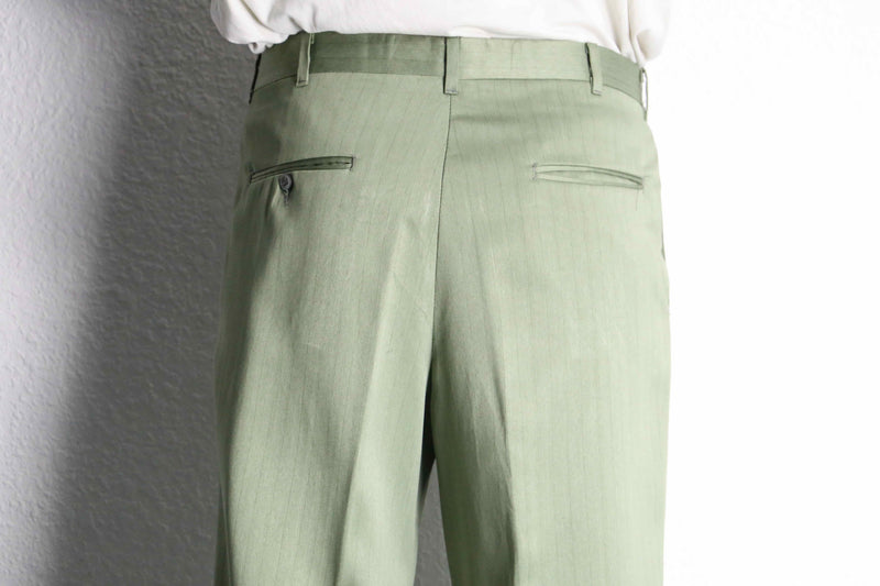 pistàcchio color fade stripe tuck slacks
