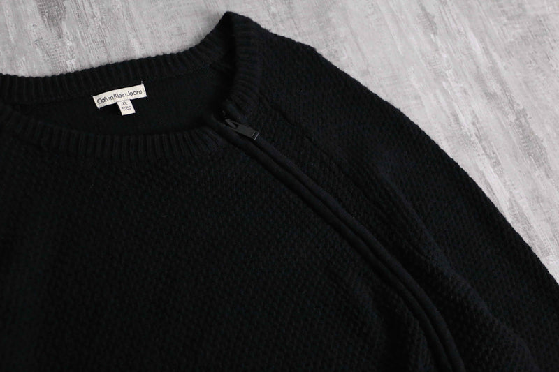 2000s Calvin Klein Jeans diagonal zipper knit