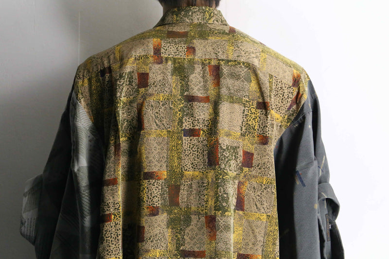 "Re:make" triple docking design shirt