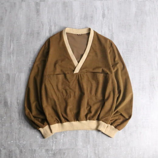 bi-color V-neck pullover