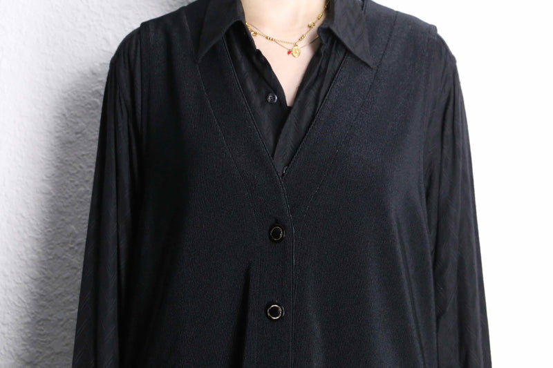 black pleats loose vest