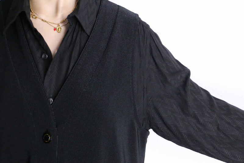 black pleats loose vest