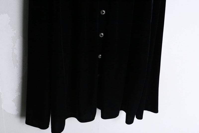 black color velours design L/S shirts