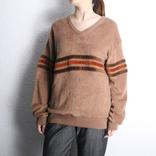 stripe design Vneck pile fabric pullover