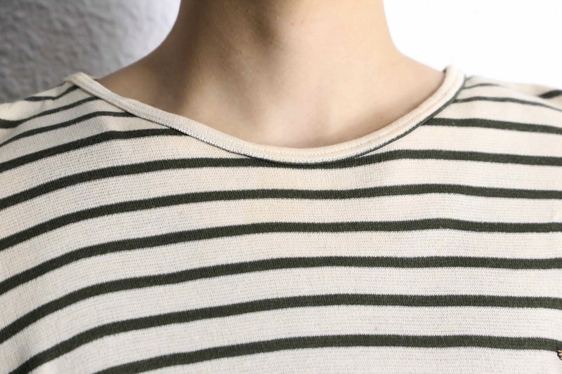 White × black border one point logo long tee
