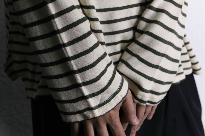 White × black border one point logo long tee
