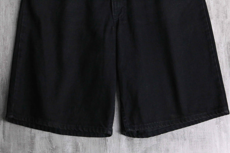 "LEVI’S" black short denim pants