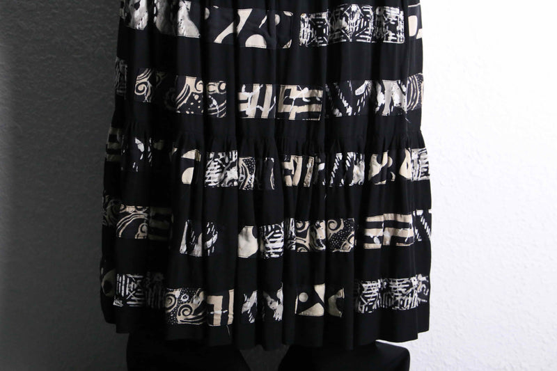 geometric border design long skirt