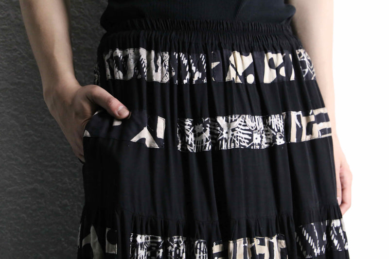 geometric border design long skirt
