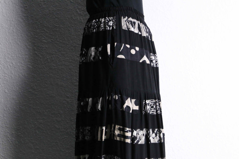 geometric border design long skirt