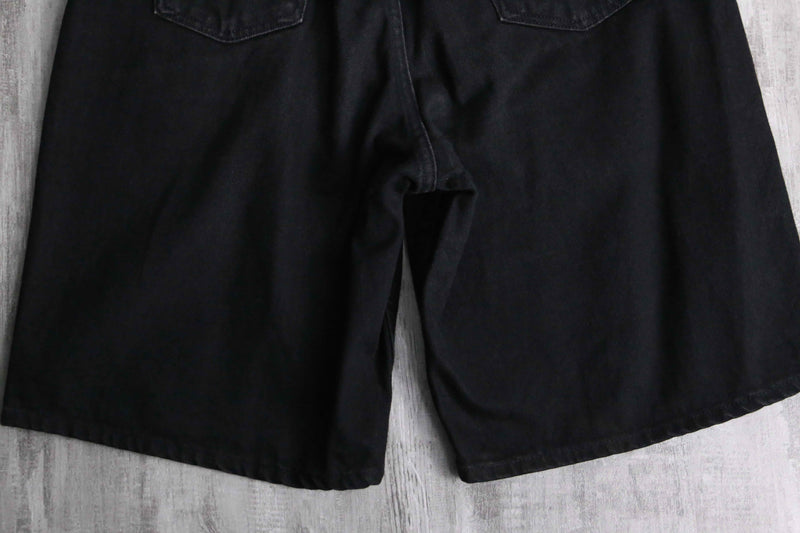 "LEVI’S" black short denim pants