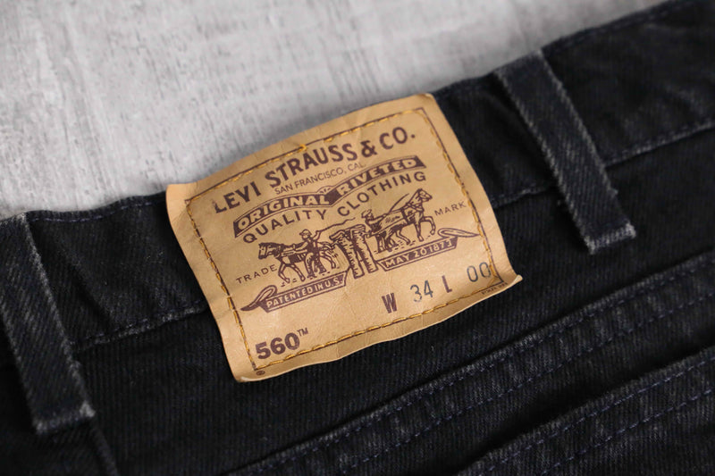 "LEVI’S" black short denim pants