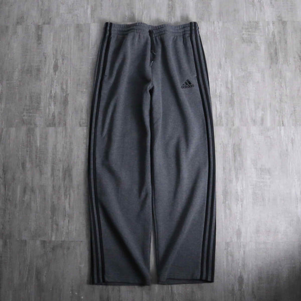 2000s adidas wide sweat pants