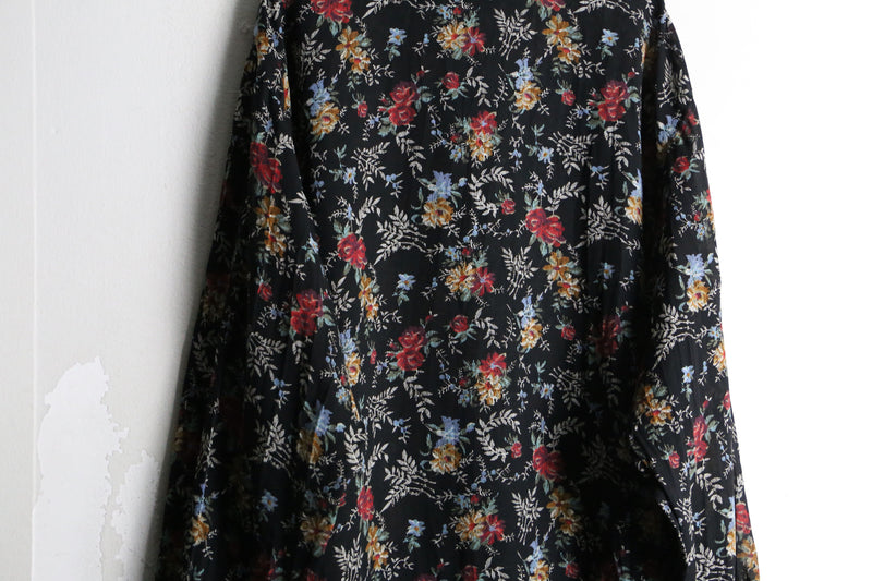 "GUESS JEANS" black base flower design shirt