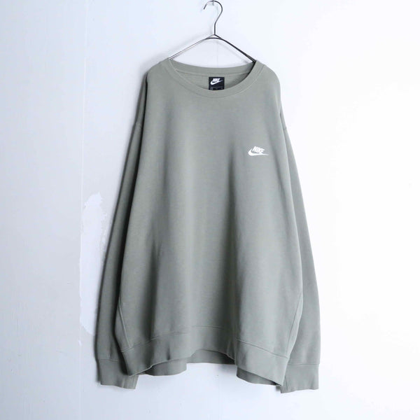 "NIKE" olive color big silhouette sweat