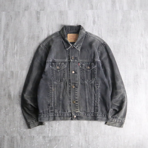“LEVI’S” fade black denim tracker jacket