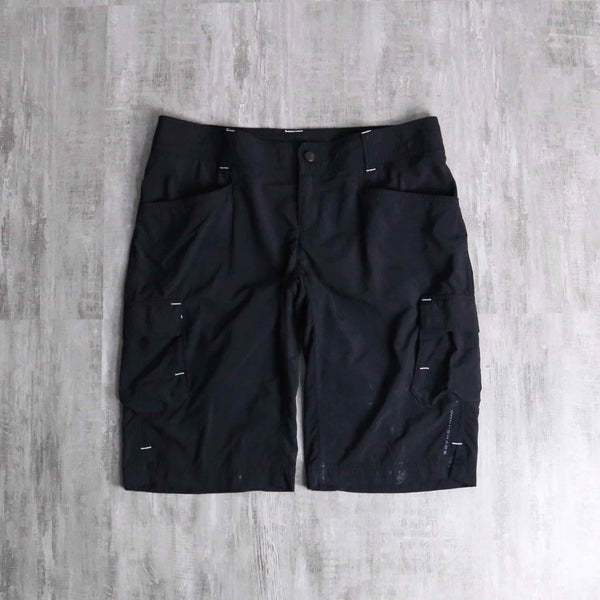 black color cargo nylon shorts