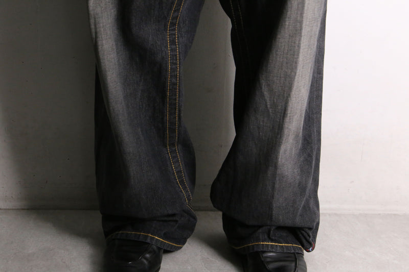 "COOGI"  gray fade wide straight denim pants