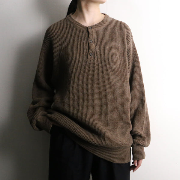 "L.L.BEAN" brown thermal henley neck