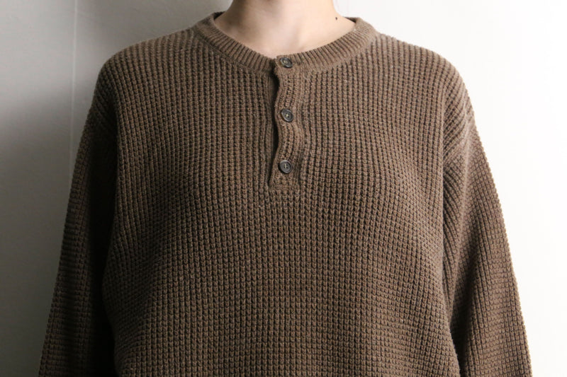 "L.L.BEAN" brown thermal henley neck