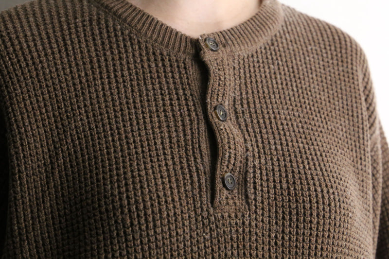 "L.L.BEAN" brown thermal henley neck