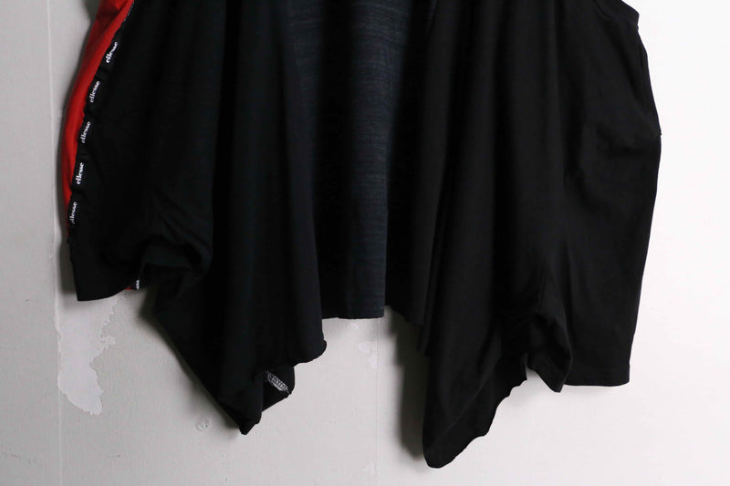 "Re:make" 3docking asymmetry black Tee